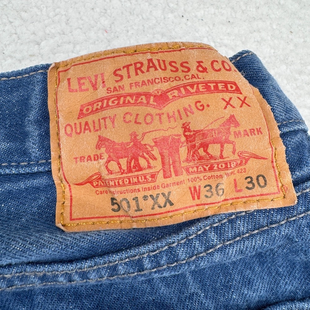 Y2K Levis 501XX Jeans Mens 36x30 (Fit 34x24) Chopped Blue Medium Wash Button Fly - Picture 8 of 10